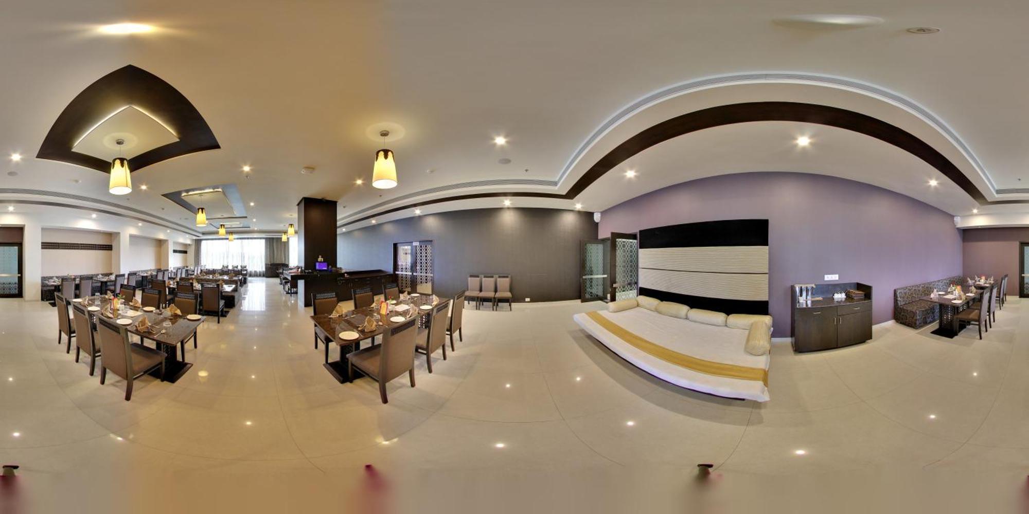 Narayani Heights, Ahmedabad Hotel Екстериор снимка
