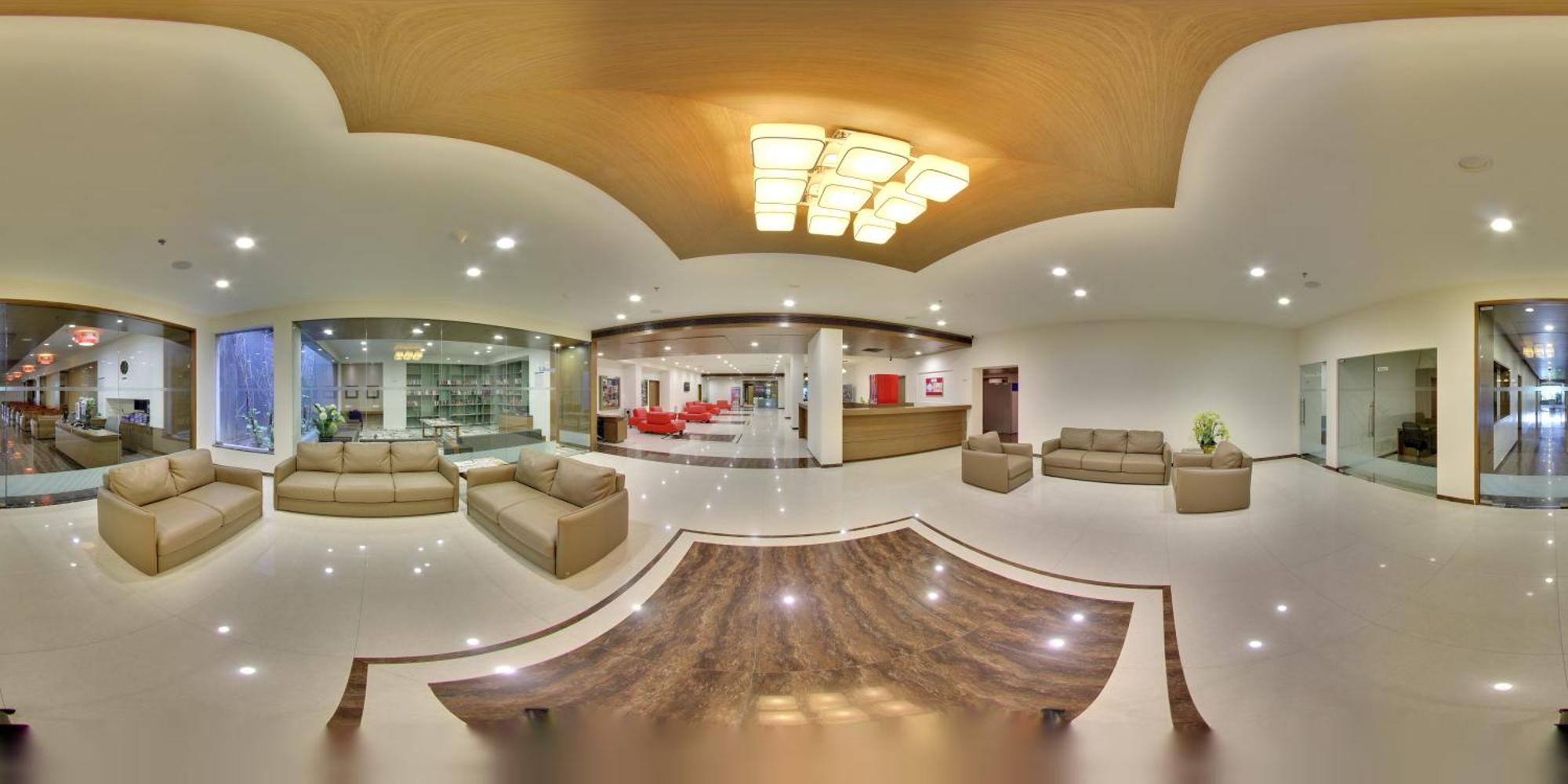 Narayani Heights, Ahmedabad Hotel Екстериор снимка