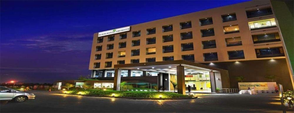Narayani Heights, Ahmedabad Hotel Екстериор снимка