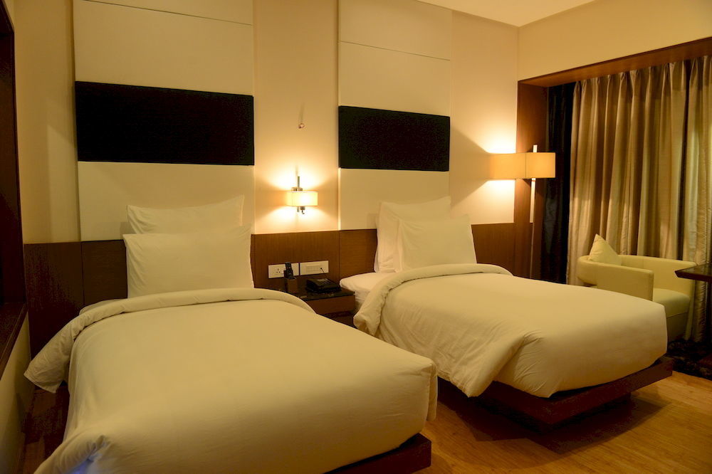 Narayani Heights, Ahmedabad Hotel Екстериор снимка
