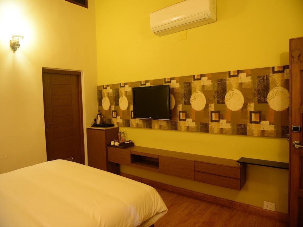 Narayani Heights, Ahmedabad Hotel Екстериор снимка